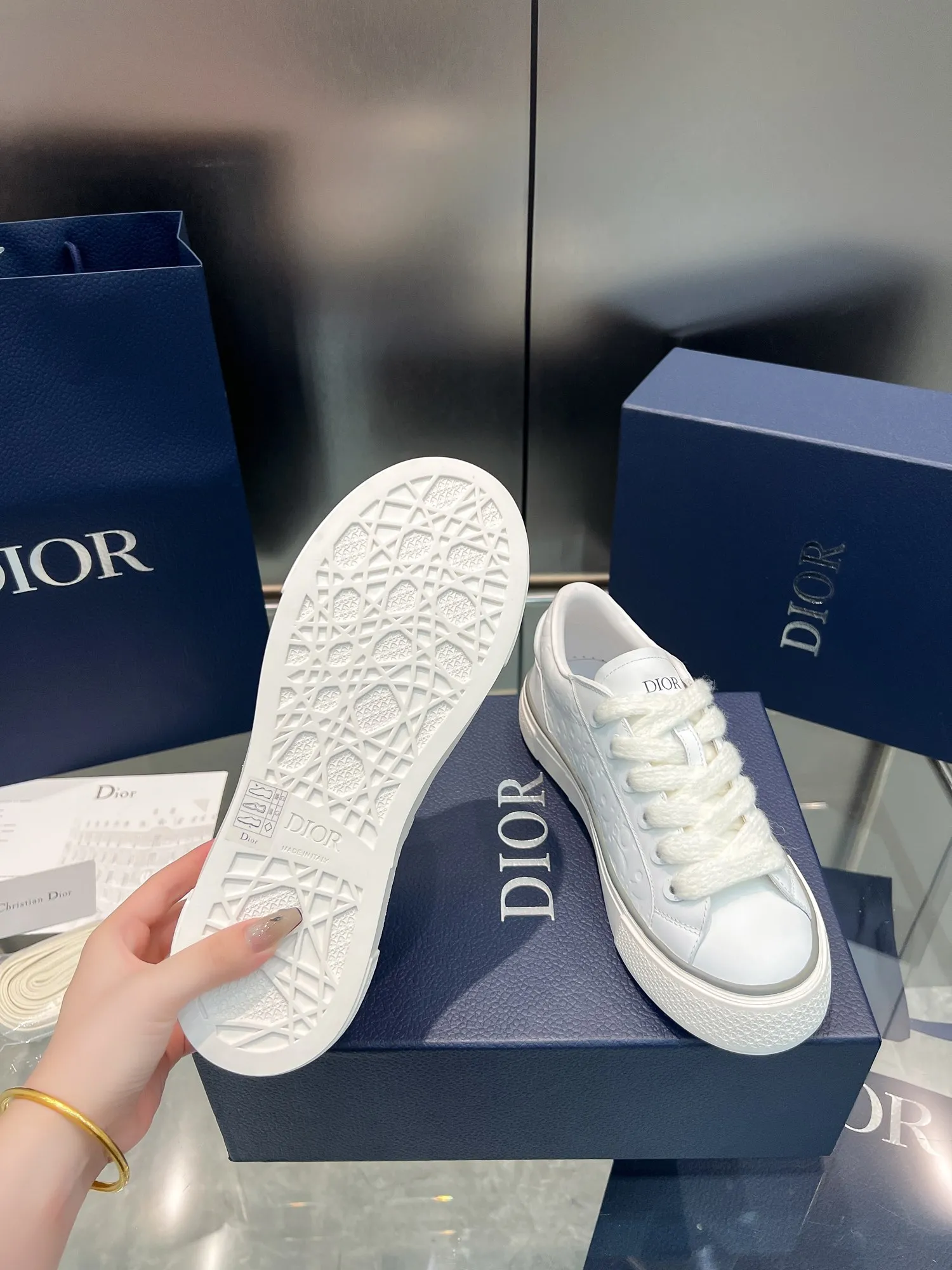 👟👟Ex-factory price 600👟👟 Dior 2023 autumn and winter haute couture series new CD jelly color couple flat casual shoes Dior Size: Female size 35-42 (41.42 customized, non-refundable) / Male size 38-46 (38.46 customized, non-refundable)
